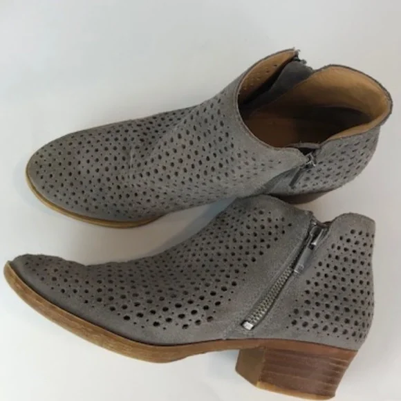 Lucky Brand Women's Perforated Ankle Suede Boots Sz 6.5 - Picture 9 of 12